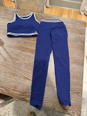 Astoria navy workout set